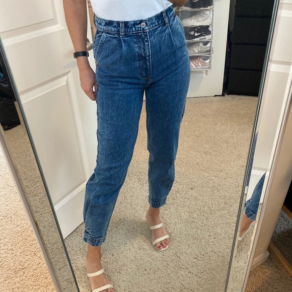 a&f mom jeans